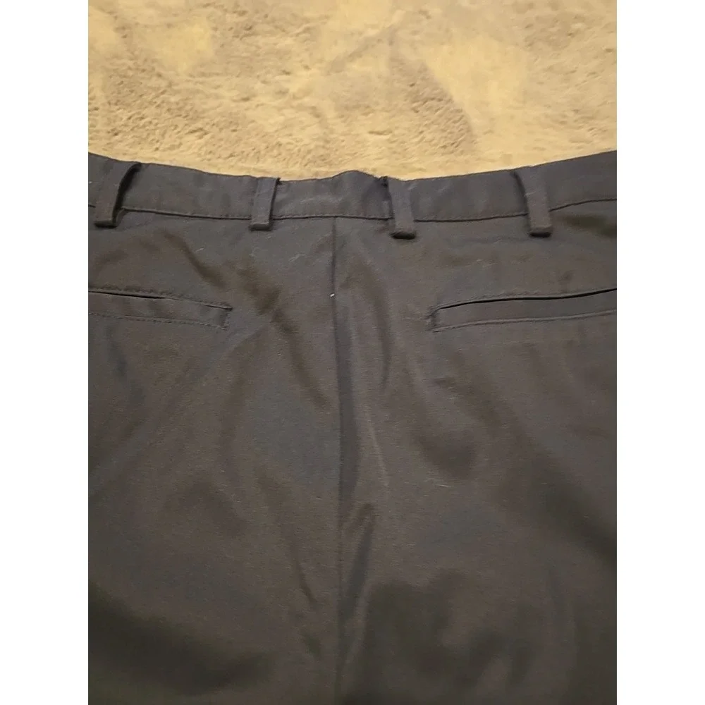 Izod Golf Shorts Mens 40 x 10 Blue Flat Front Performance Stretch Lightweight L